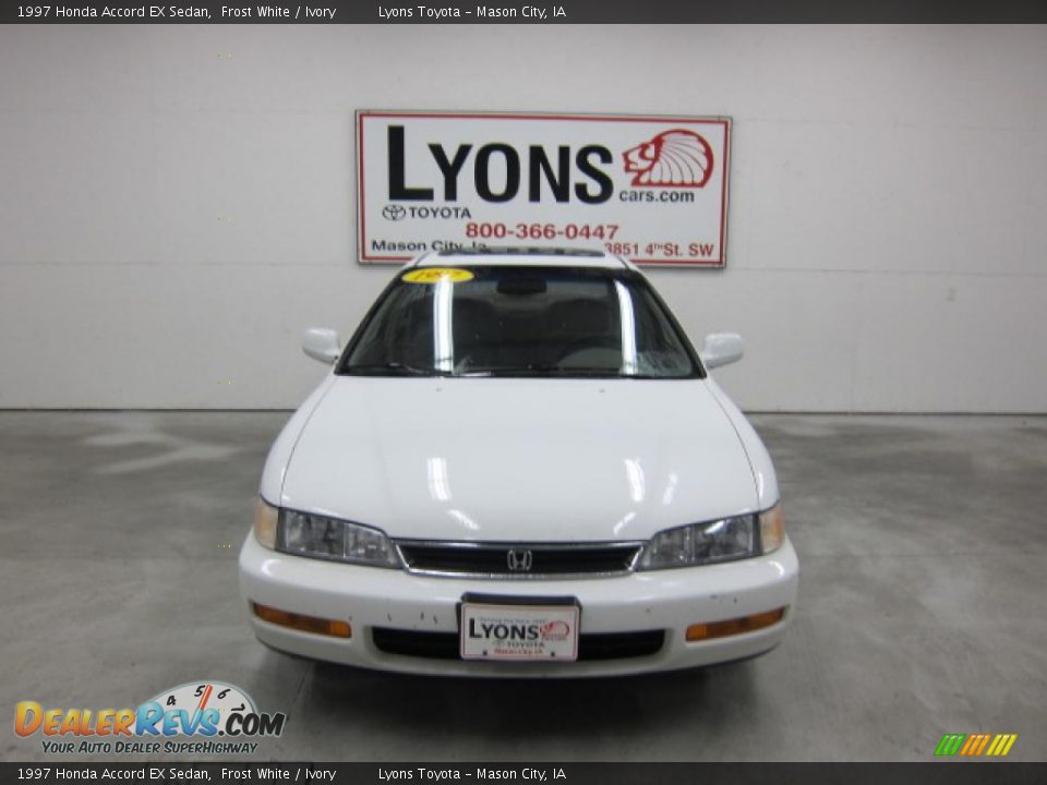 1997 Honda Accord EX Sedan Frost White / Ivory Photo #5