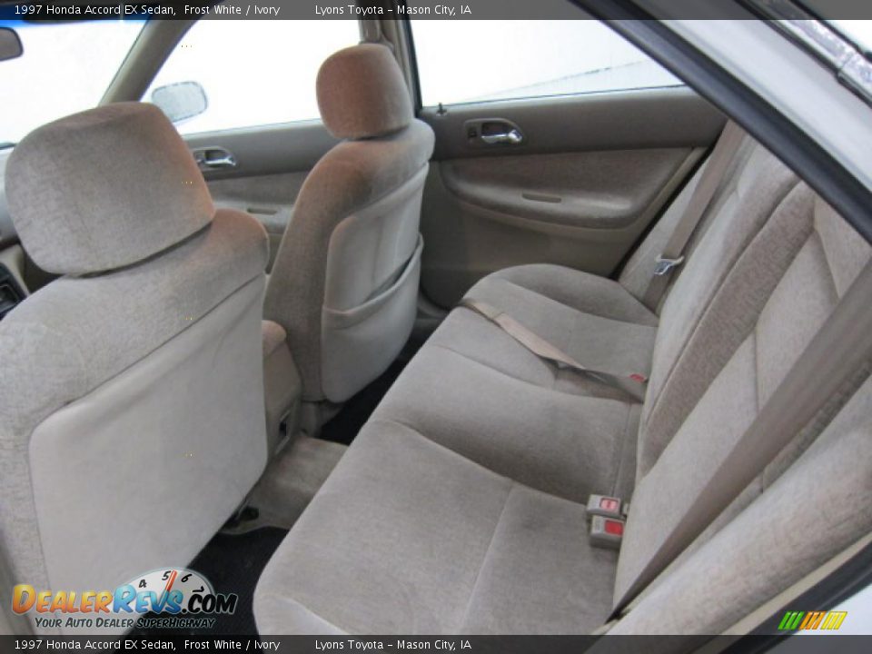 1997 Honda Accord EX Sedan Frost White / Ivory Photo #11