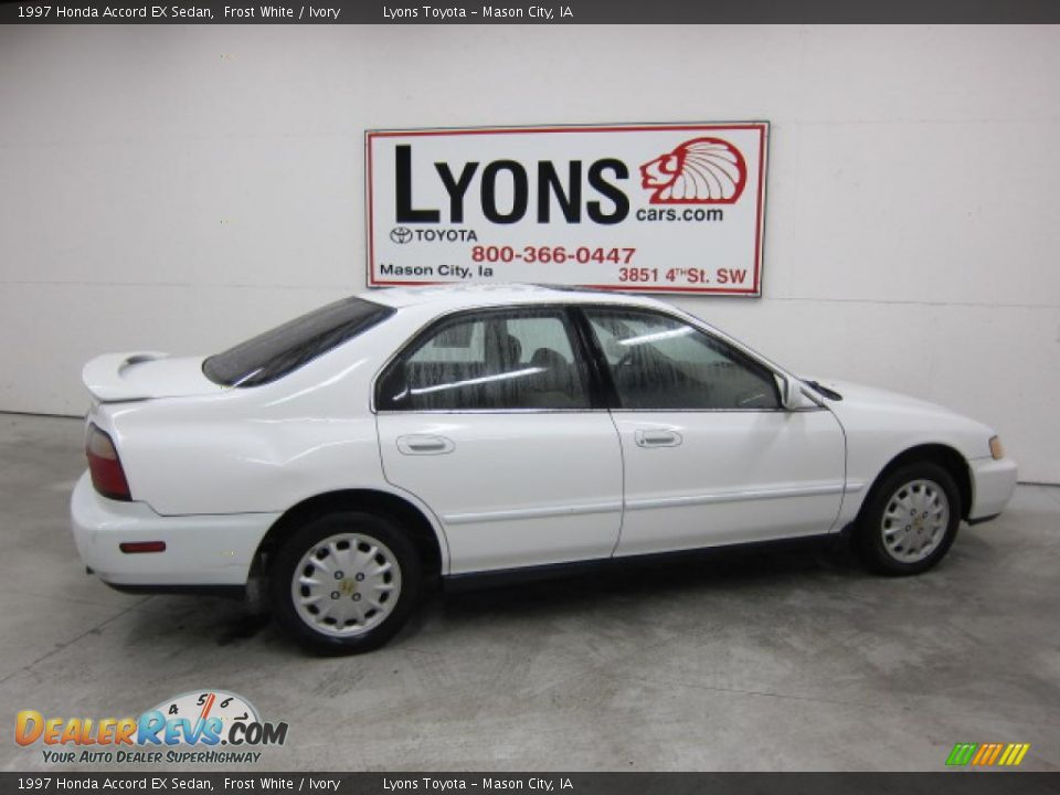 1997 Honda Accord EX Sedan Frost White / Ivory Photo #20