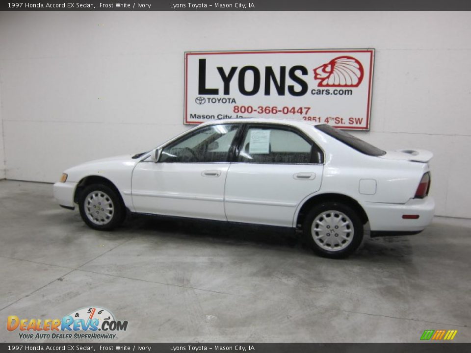 1997 Honda Accord EX Sedan Frost White / Ivory Photo #21