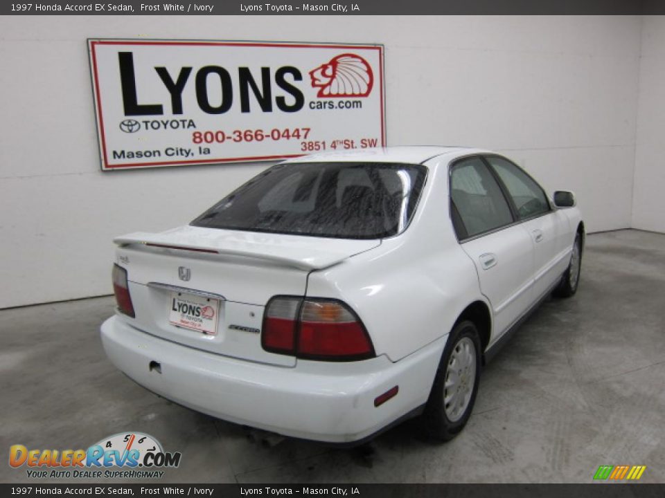 1997 Honda Accord EX Sedan Frost White / Ivory Photo #22