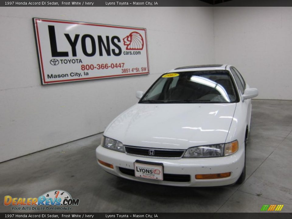 1997 Honda Accord EX Sedan Frost White / Ivory Photo #23