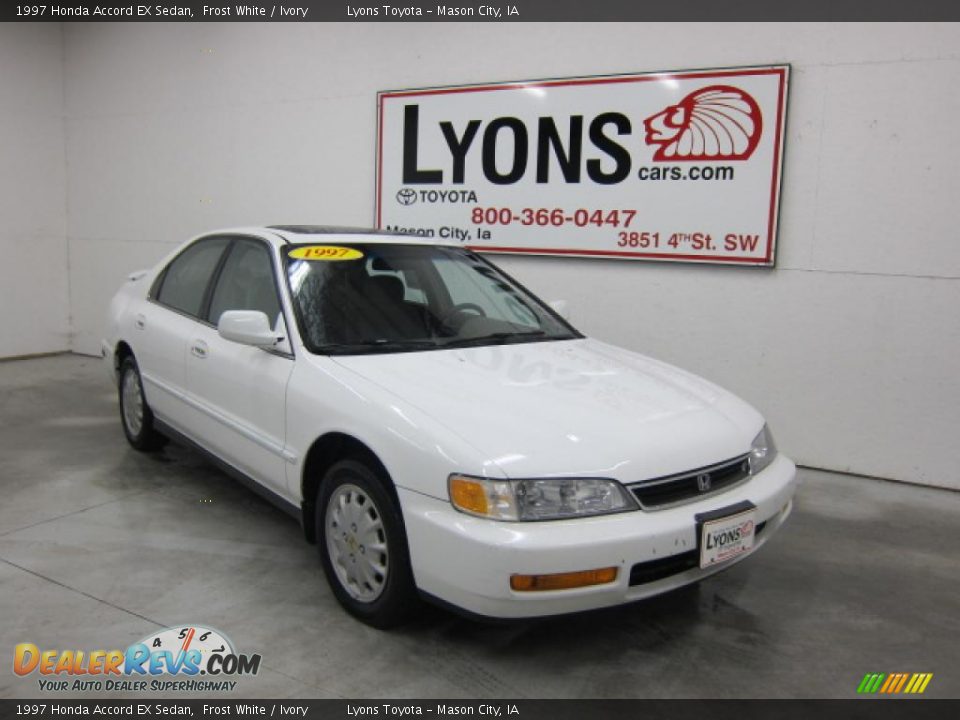 1997 Honda Accord EX Sedan Frost White / Ivory Photo #33