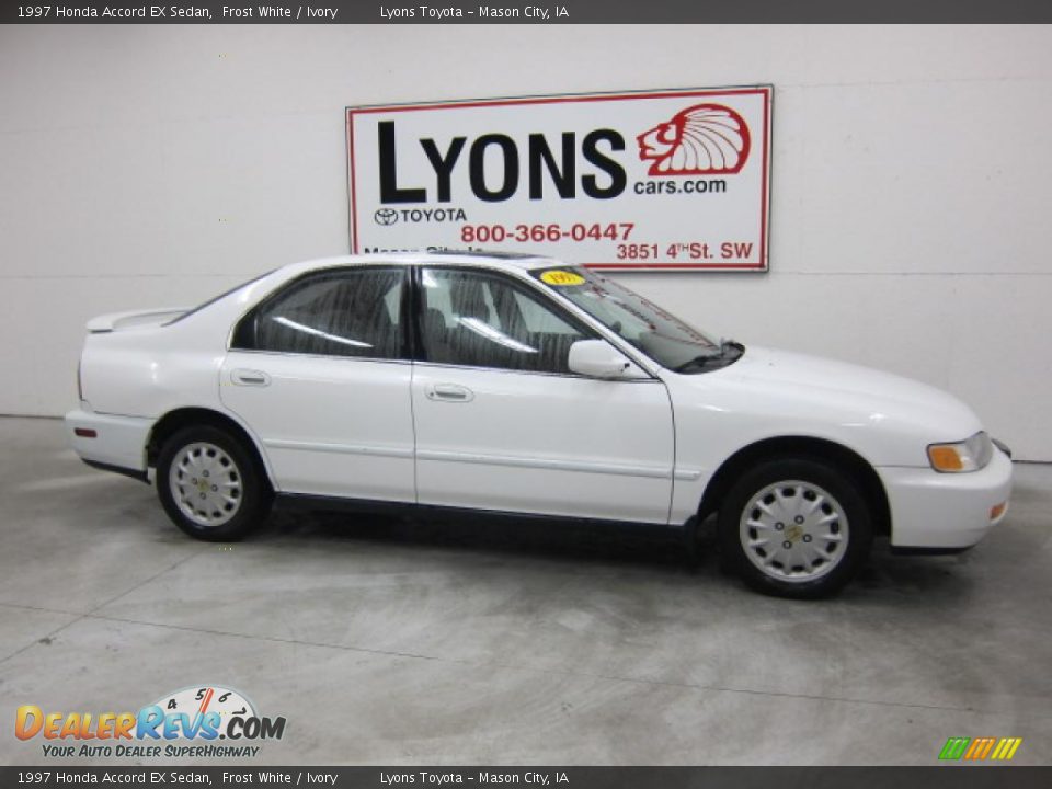 1997 Honda Accord EX Sedan Frost White / Ivory Photo #34