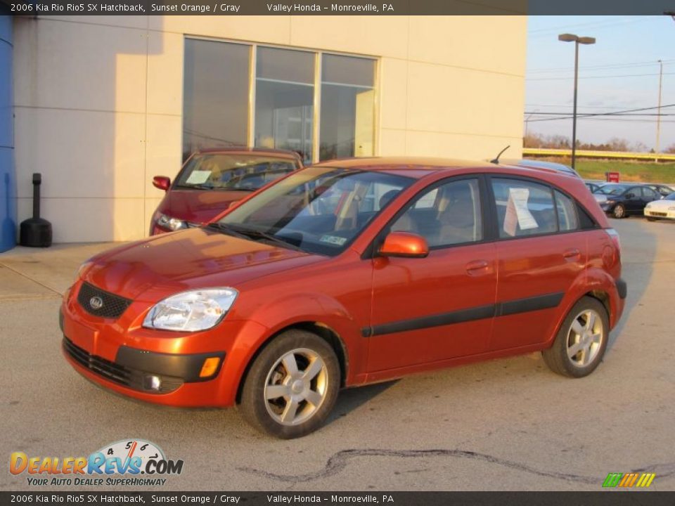 2006 Kia Rio Rio5 SX Hatchback Sunset Orange / Gray Photo #2