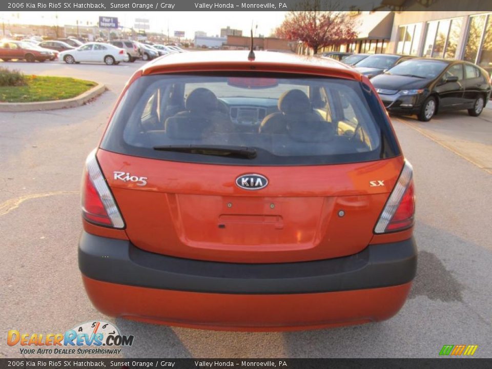 2006 Kia Rio Rio5 SX Hatchback Sunset Orange / Gray Photo #4