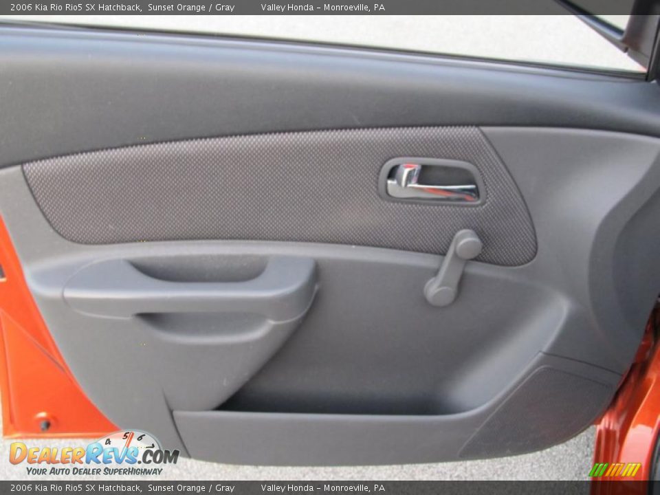 2006 Kia Rio Rio5 SX Hatchback Sunset Orange / Gray Photo #7