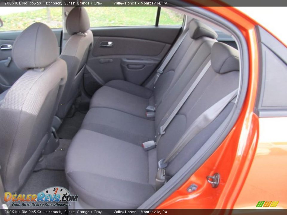 Gray Interior - 2006 Kia Rio Rio5 SX Hatchback Photo #12