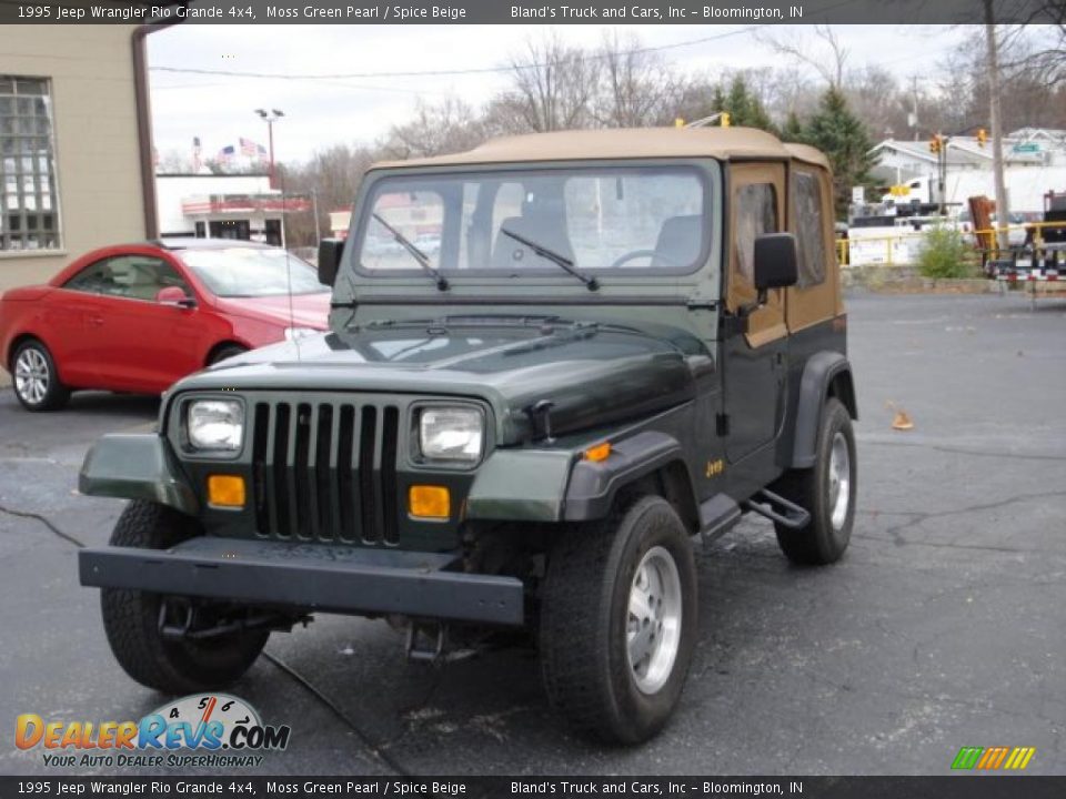 1995 Jeep Wrangler Rio Grande 4x4 Moss Green Pearl / Spice Beige Photo #2