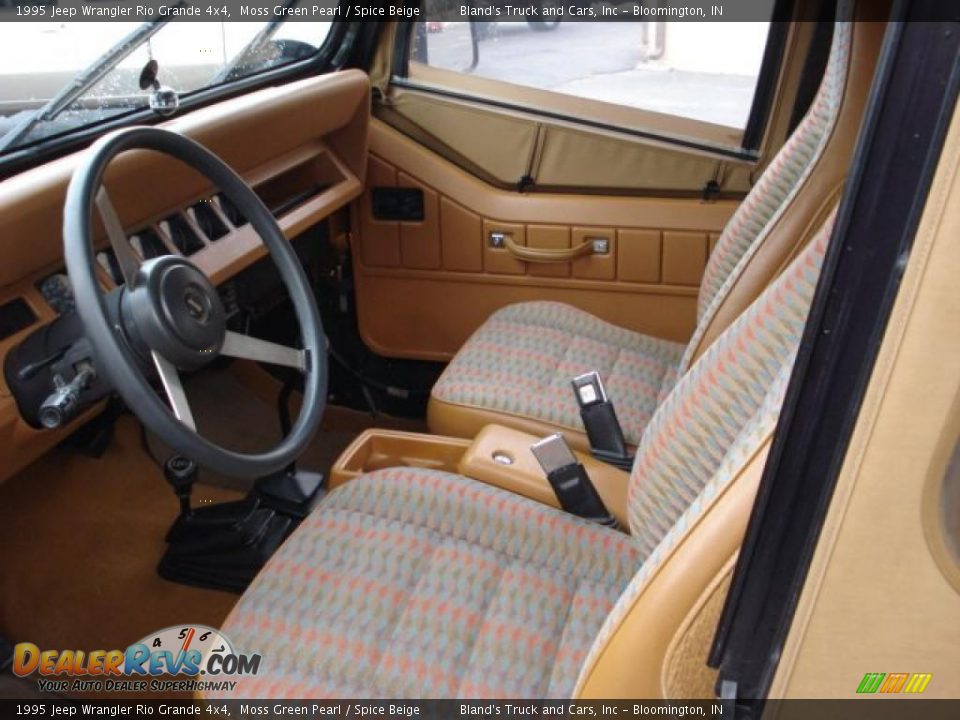 Spice Beige Interior - 1995 Jeep Wrangler Rio Grande 4x4 Photo #12