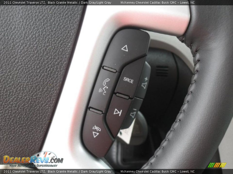 Controls of 2011 Chevrolet Traverse LTZ Photo #14