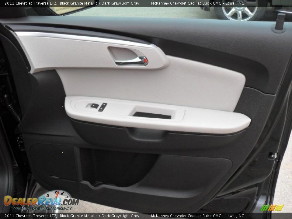 Door Panel of 2011 Chevrolet Traverse LTZ Photo #25