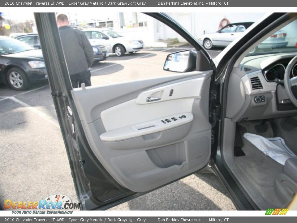 2010 Chevrolet Traverse LT AWD Cyber Gray Metallic / Dark Gray/Light Gray Photo #11