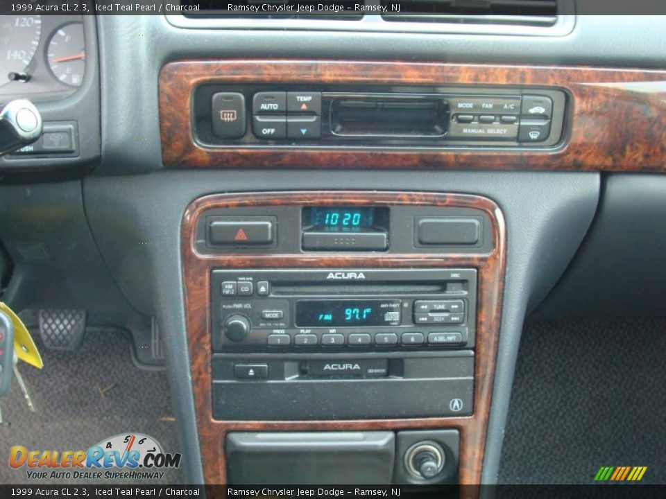 Controls of 1999 Acura CL 2.3 Photo #13