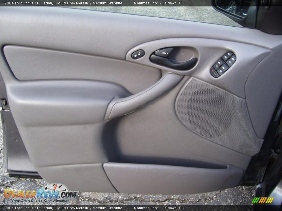 Door Panel of 2004 Ford Focus ZTS Sedan Photo #10