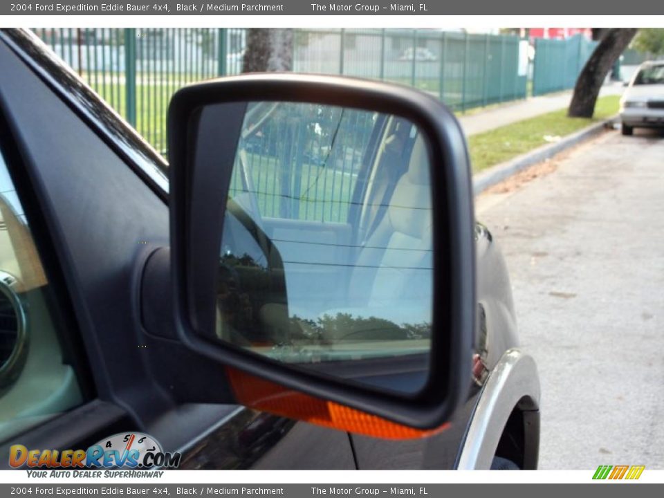 2004 Ford Expedition Eddie Bauer 4x4 Black / Medium Parchment Photo #18