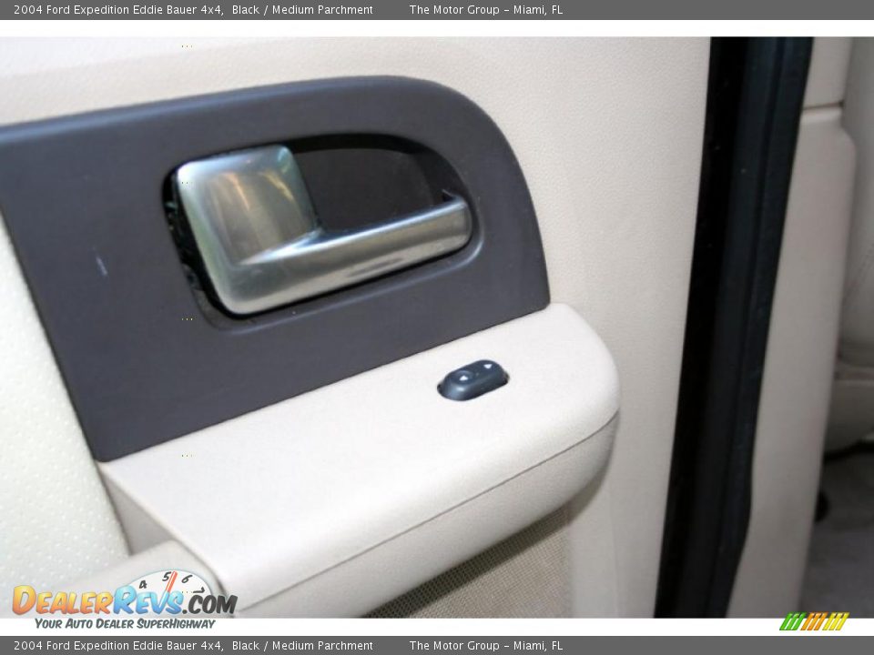 2004 Ford Expedition Eddie Bauer 4x4 Black / Medium Parchment Photo #29