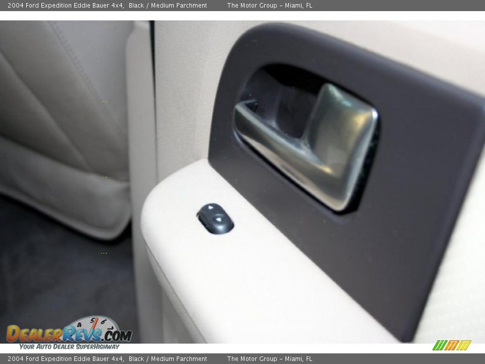 2004 Ford Expedition Eddie Bauer 4x4 Black / Medium Parchment Photo #30