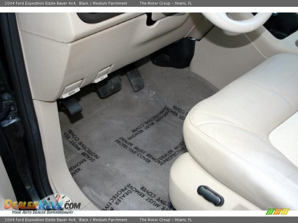 2004 Ford Expedition Eddie Bauer 4x4 Black / Medium Parchment Photo #31