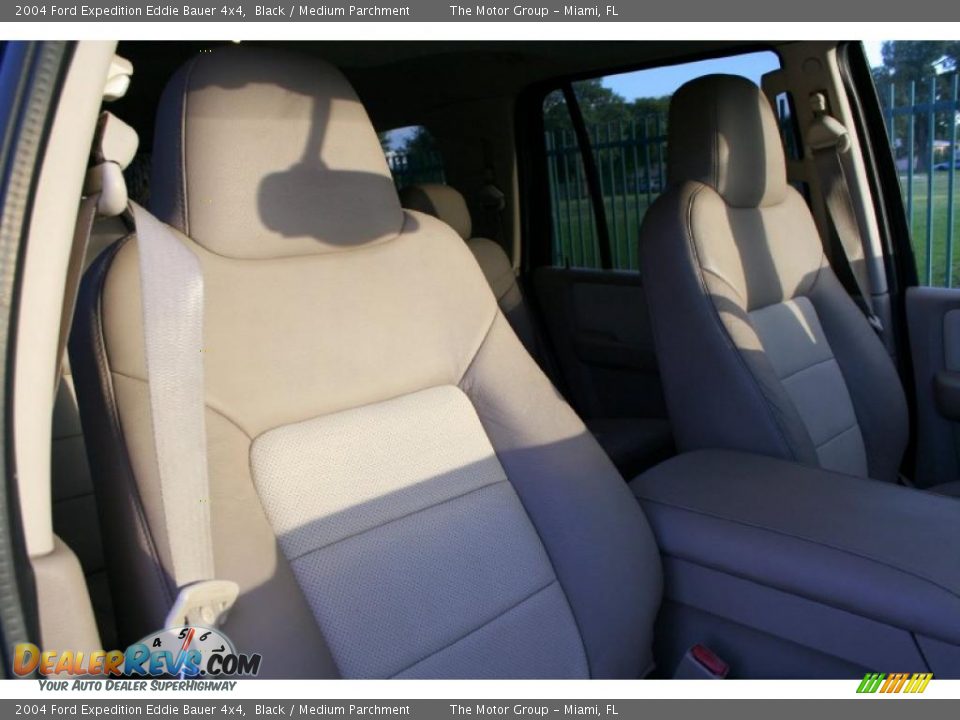 2004 Ford Expedition Eddie Bauer 4x4 Black / Medium Parchment Photo #35