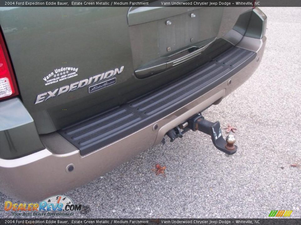 2004 Ford Expedition Eddie Bauer Estate Green Metallic / Medium Parchment Photo #18