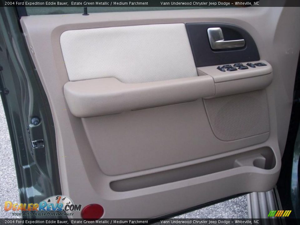 2004 Ford Expedition Eddie Bauer Estate Green Metallic / Medium Parchment Photo #21