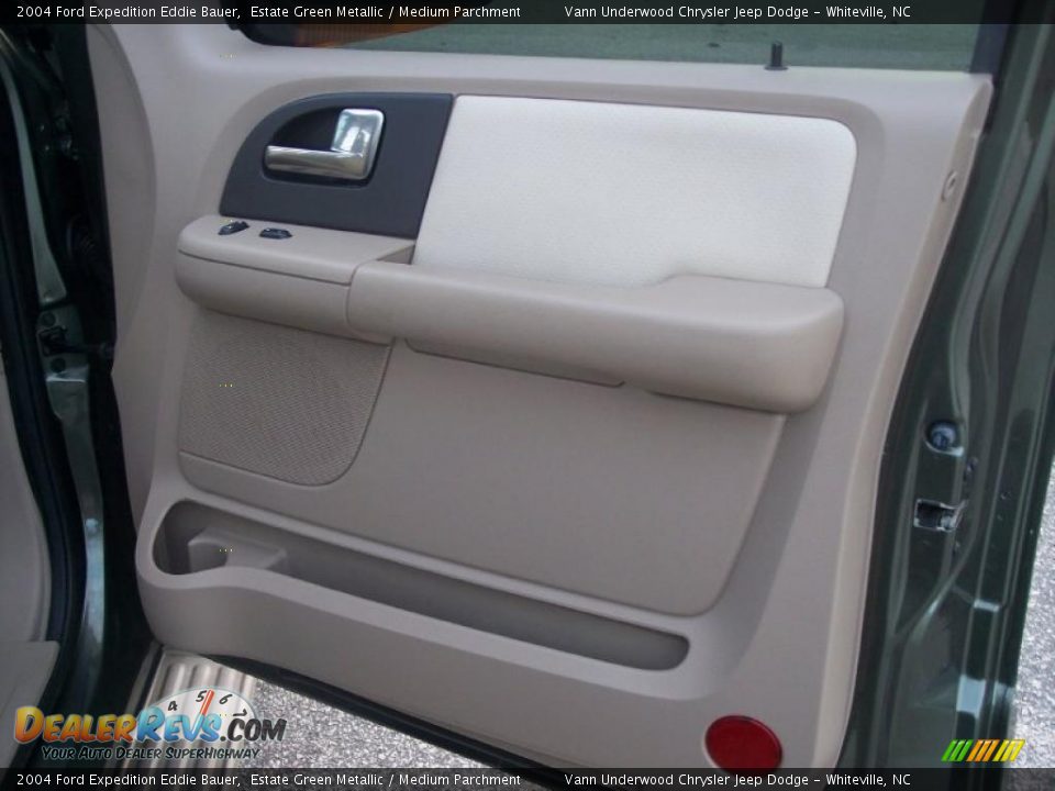 2004 Ford Expedition Eddie Bauer Estate Green Metallic / Medium Parchment Photo #23