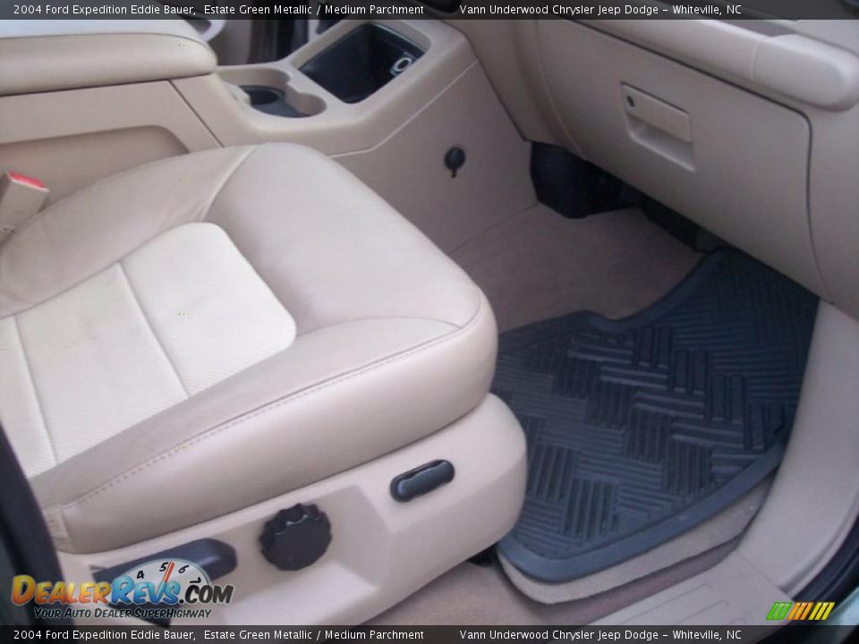 2004 Ford Expedition Eddie Bauer Estate Green Metallic / Medium Parchment Photo #29