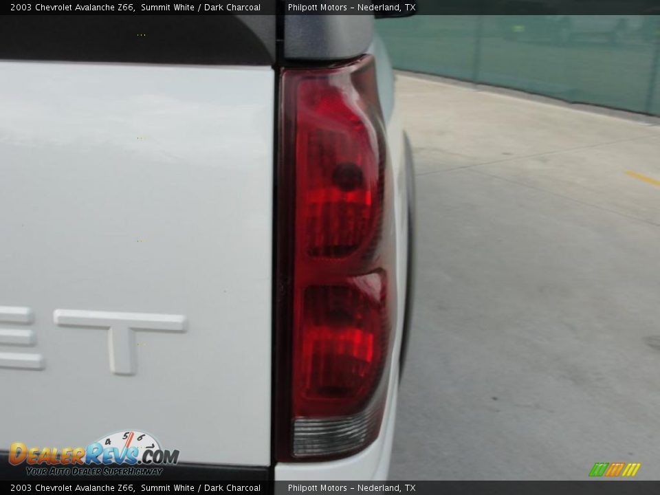 2003 Chevrolet Avalanche Z66 Summit White / Dark Charcoal Photo #20