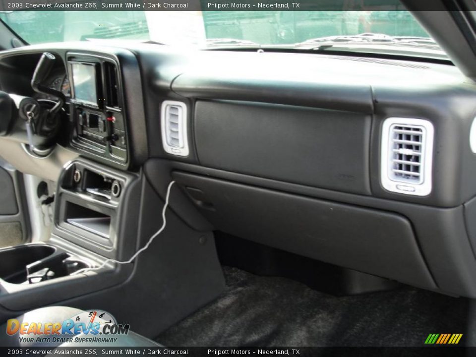 2003 Chevrolet Avalanche Z66 Summit White / Dark Charcoal Photo #25