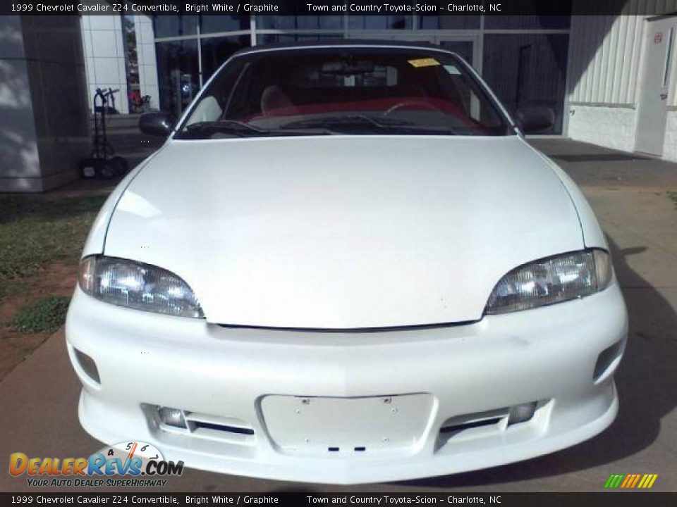 1999 Chevrolet Cavalier Z24 Convertible Bright White / Graphite Photo #2