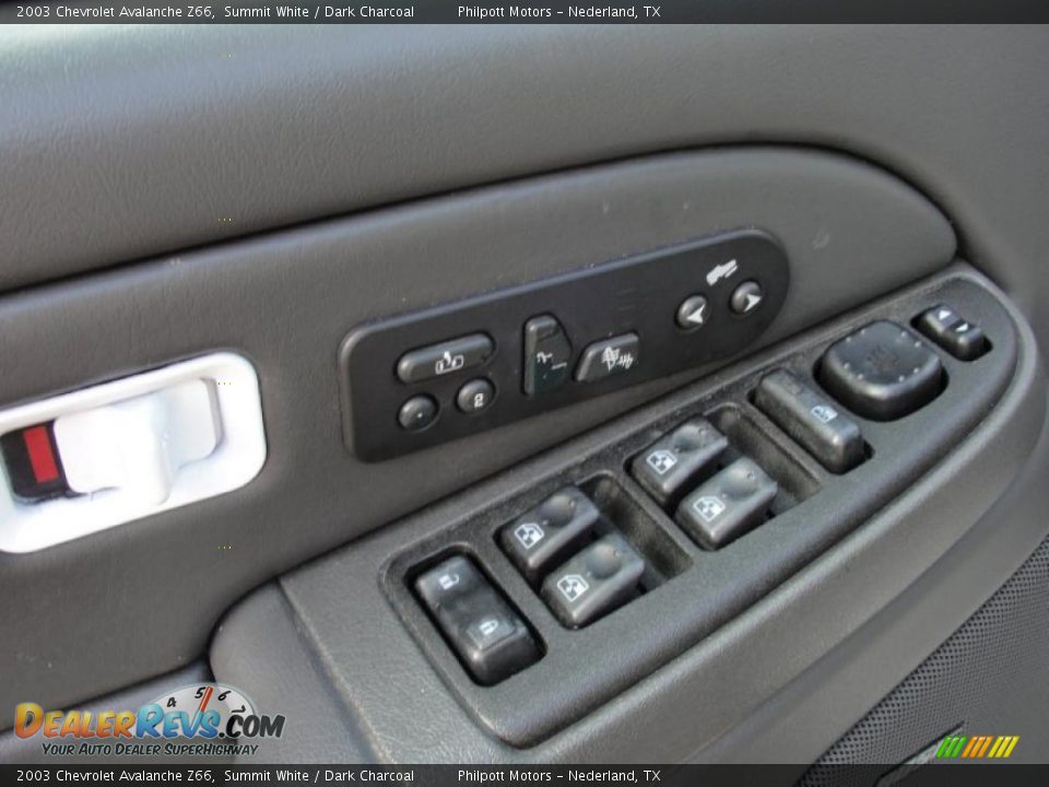 2003 Chevrolet Avalanche Z66 Summit White / Dark Charcoal Photo #32