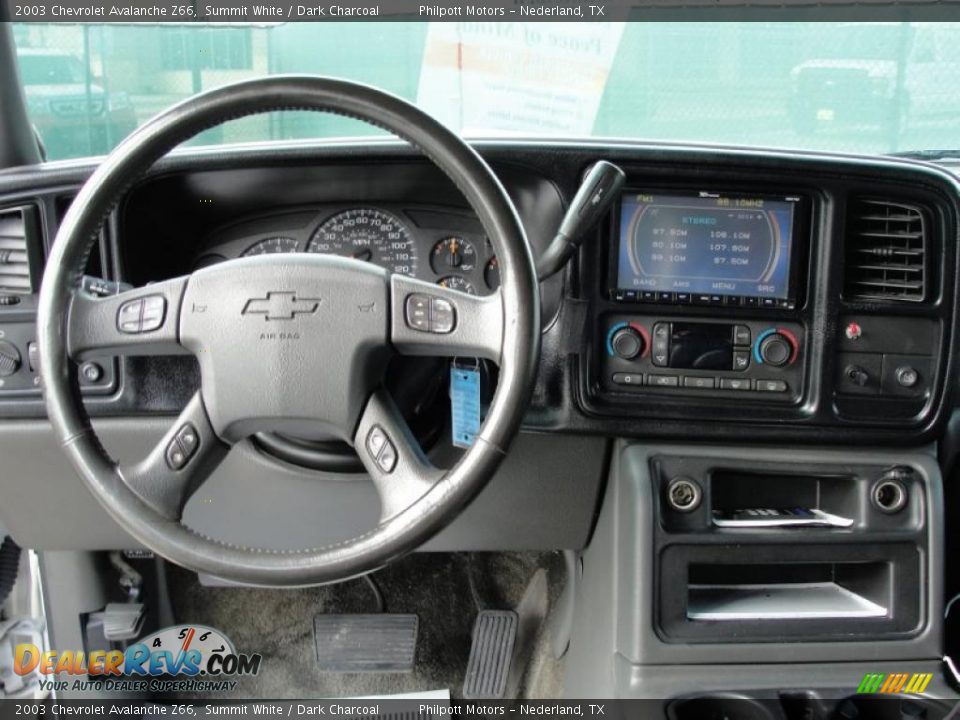 2003 Chevrolet Avalanche Z66 Summit White / Dark Charcoal Photo #35