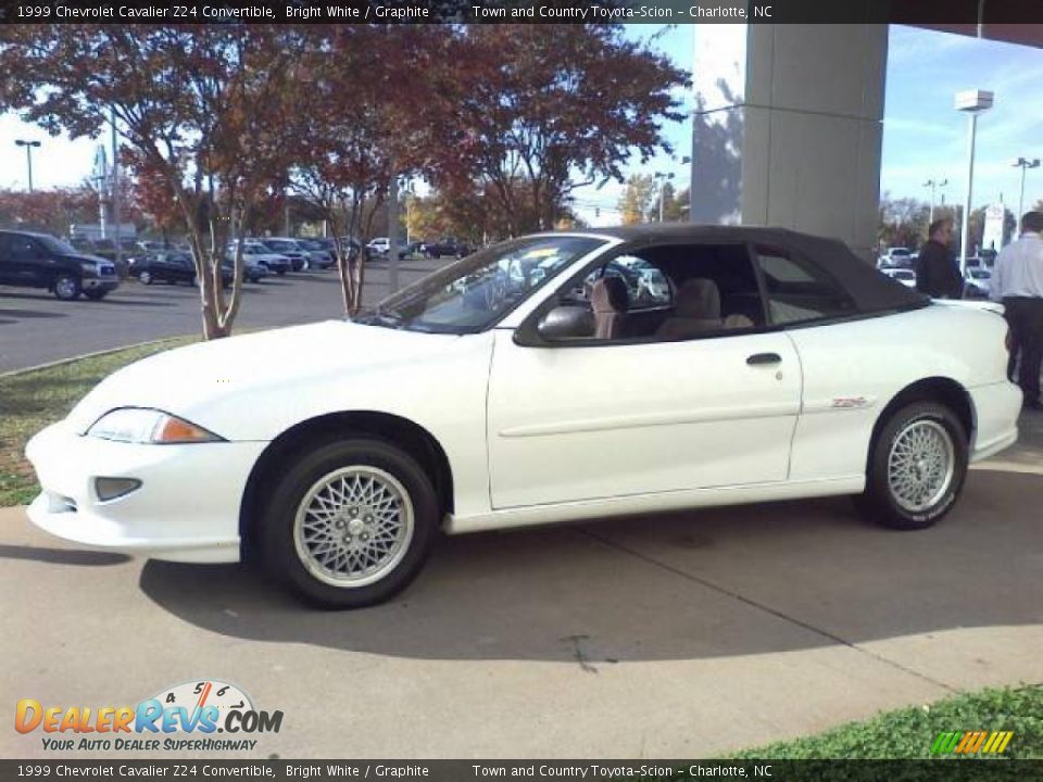 Bright White 1999 Chevrolet Cavalier Z24 Convertible Photo #18