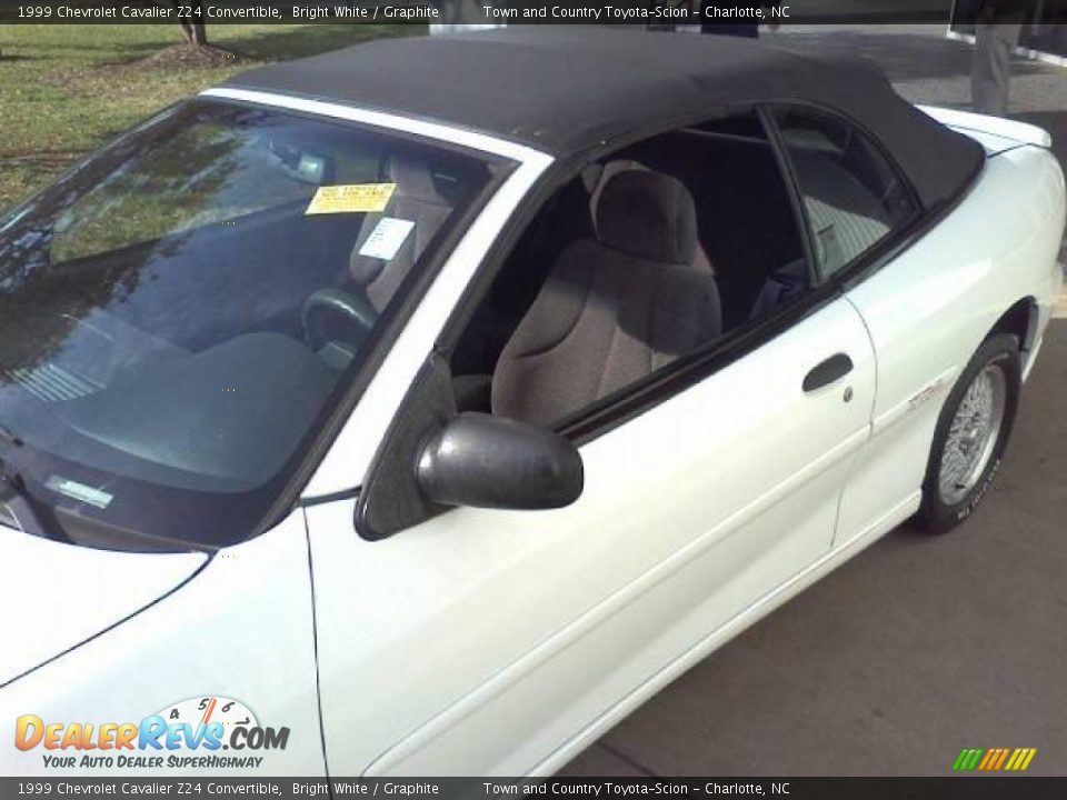 1999 Chevrolet Cavalier Z24 Convertible Bright White / Graphite Photo #20