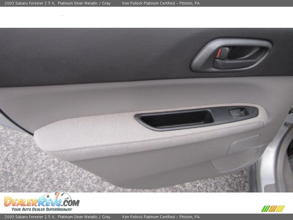 2003 Subaru Forester 2.5 X Platinum Silver Metallic / Gray Photo #11