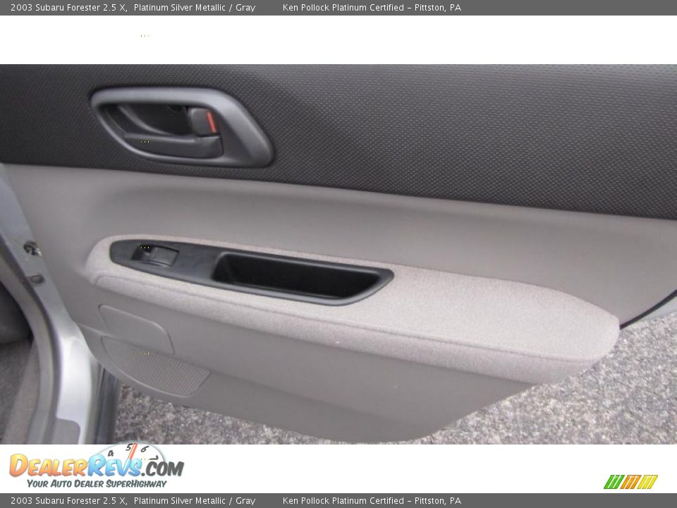 2003 Subaru Forester 2.5 X Platinum Silver Metallic / Gray Photo #17