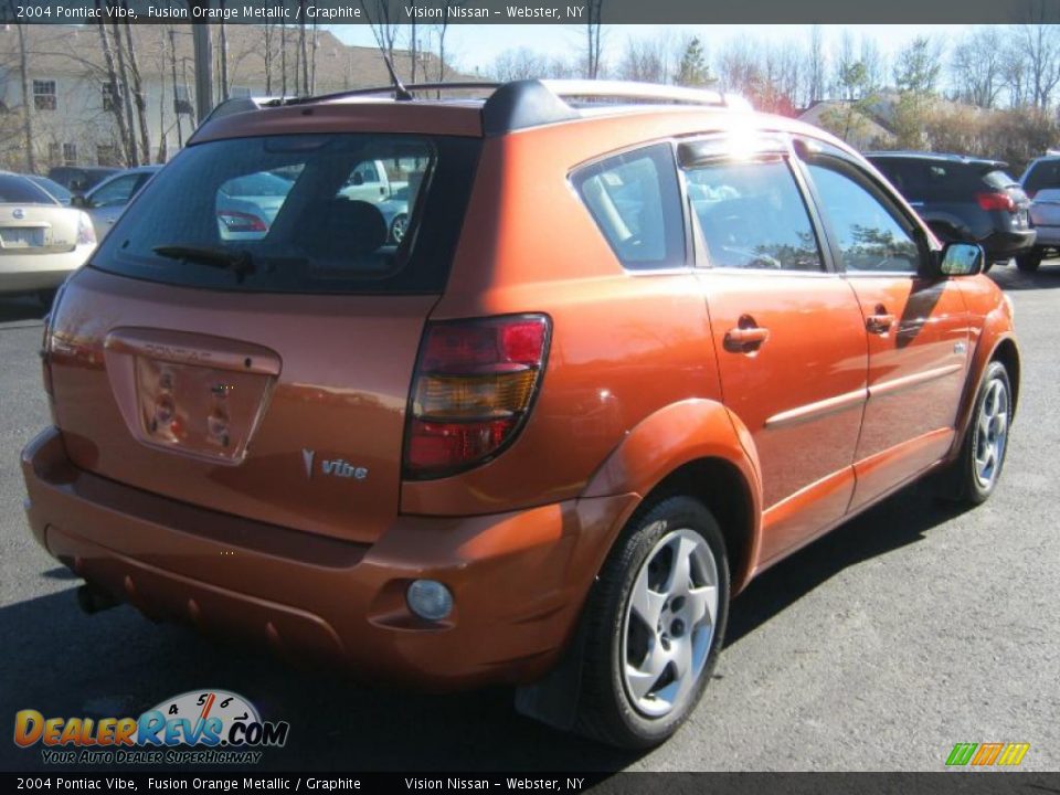 2004 Pontiac Vibe Fusion Orange Metallic / Graphite Photo #2