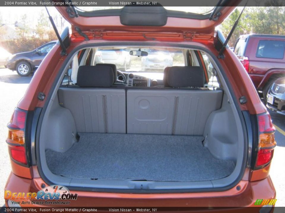 2004 Pontiac Vibe Fusion Orange Metallic / Graphite Photo #6