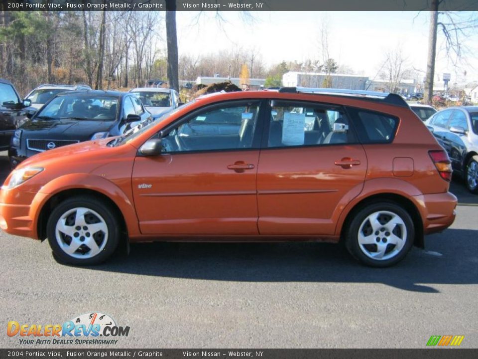 2004 Pontiac Vibe Fusion Orange Metallic / Graphite Photo #12