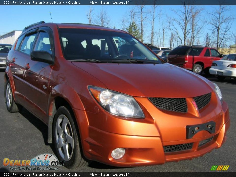 2004 Pontiac Vibe Fusion Orange Metallic / Graphite Photo #15