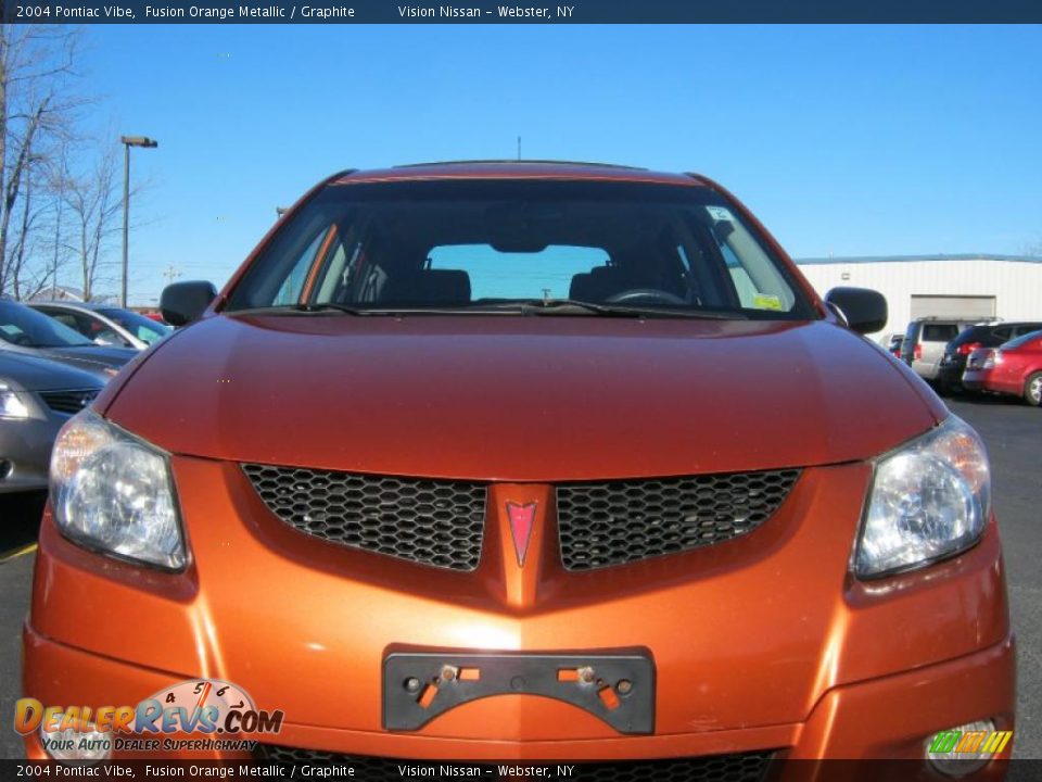 2004 Pontiac Vibe Fusion Orange Metallic / Graphite Photo #16