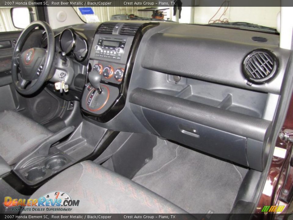 Dashboard of 2007 Honda Element SC Photo #14