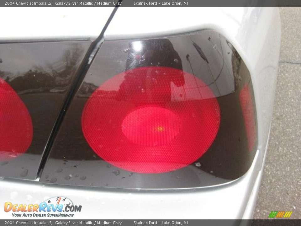 2004 Chevrolet Impala LS Galaxy Silver Metallic / Medium Gray Photo #18