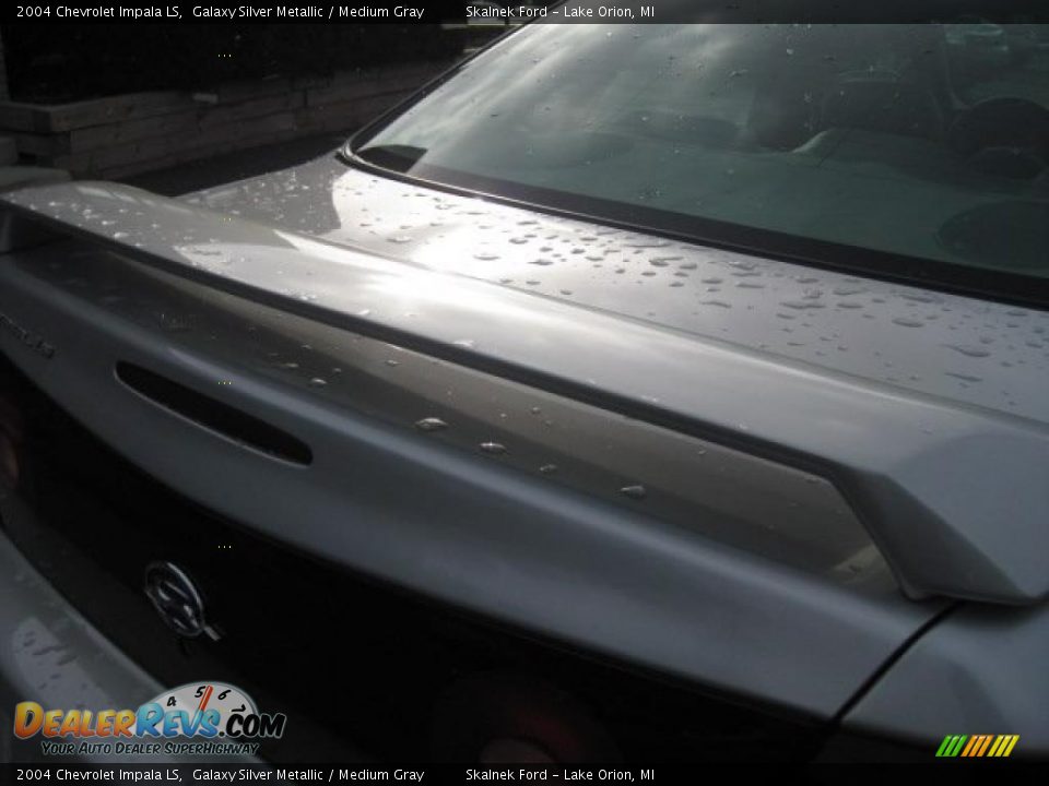 2004 Chevrolet Impala LS Galaxy Silver Metallic / Medium Gray Photo #19