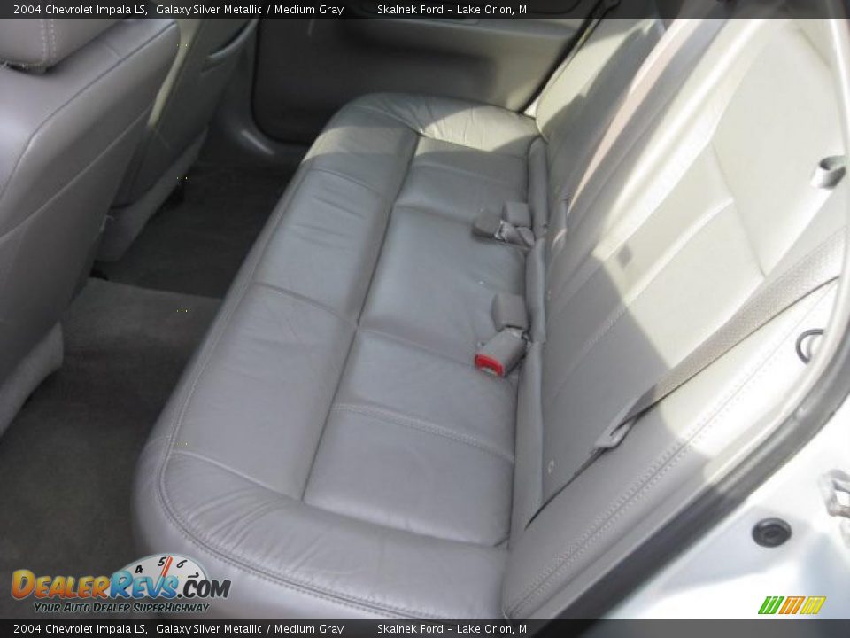 2004 Chevrolet Impala LS Galaxy Silver Metallic / Medium Gray Photo #22
