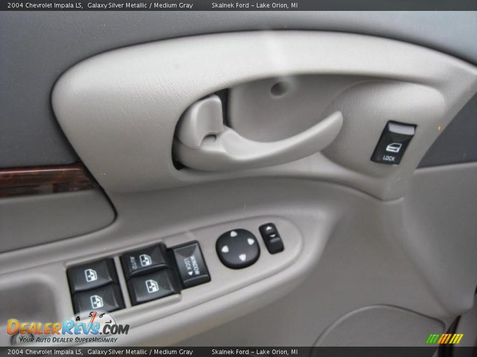 2004 Chevrolet Impala LS Galaxy Silver Metallic / Medium Gray Photo #24
