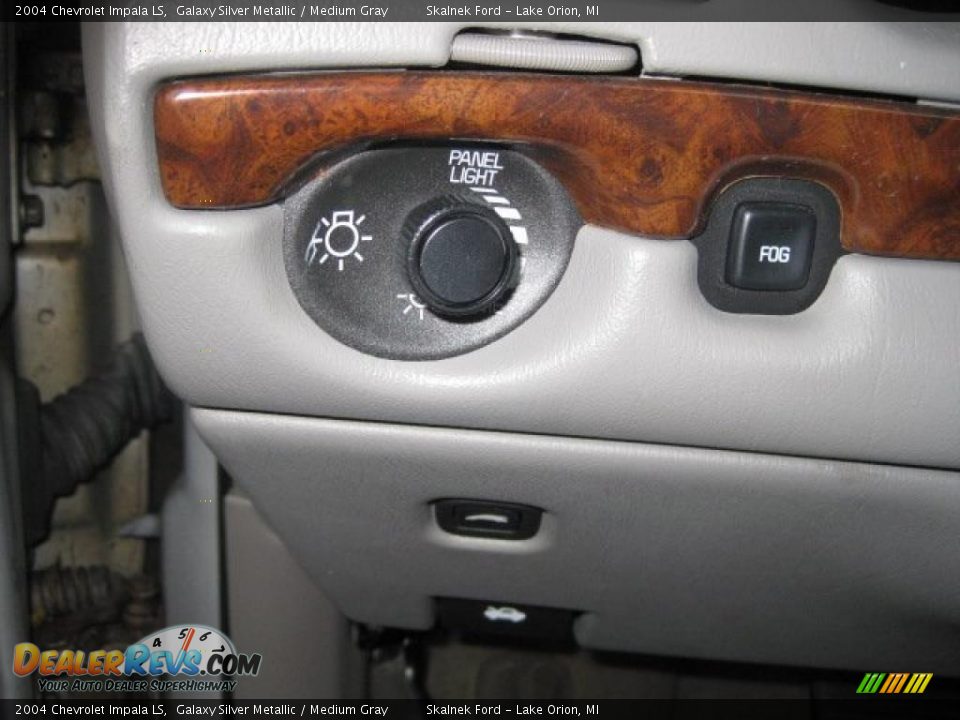 2004 Chevrolet Impala LS Galaxy Silver Metallic / Medium Gray Photo #26