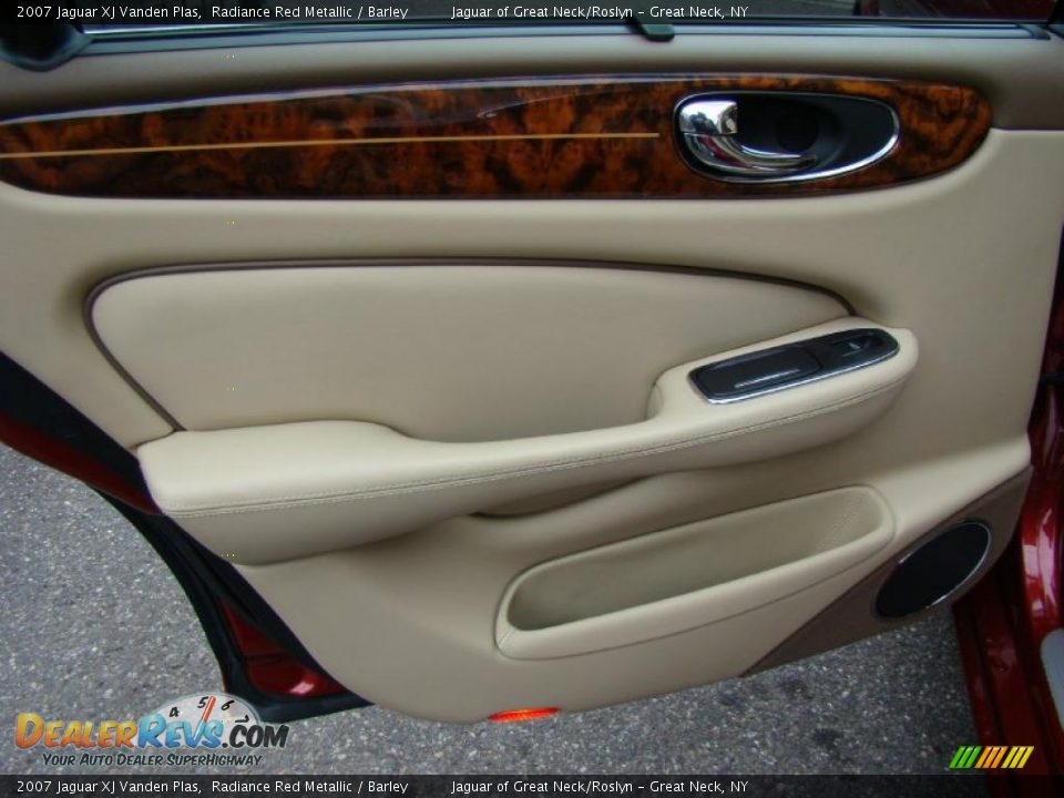 Door Panel of 2007 Jaguar XJ Vanden Plas Photo #13