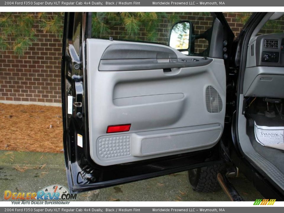 Door Panel of 2004 Ford F350 Super Duty XLT Regular Cab 4x4 Dually Photo #21